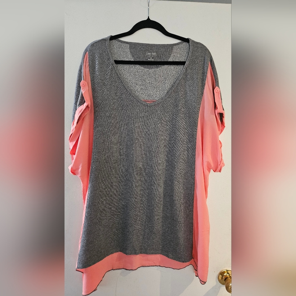 Calvin Klein Gray and Pink Short Sleeve Tee